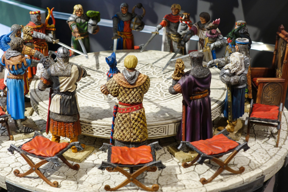 les chevaliers de la table ronde - Figurines en plomb - au plat d'étain - paris
