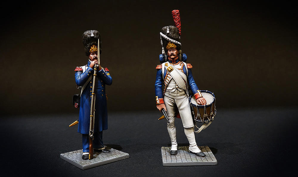 Soldat de plomb - Figurine de collection- boutique au plat d'étain - Paris - Grenadier à pied de la garde impériale en manteau et Tambour de grenadiers à pied de la garde